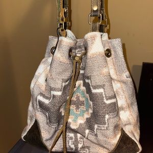 Myra temple run Aztec bucket bag